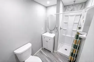 104 Utica St, Bay Shore, NY 11706 - Photo 27