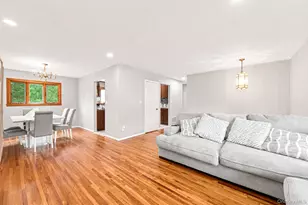 104 Utica St, Bay Shore, NY 11706 - Photo 7