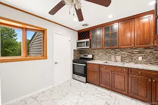 104 Utica St, Bay Shore, NY 11706 - Photo 9