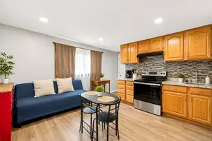 104 Utica St, Bay Shore, NY 11706 - Photo 23