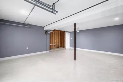 104 Utica Street, Bay Shore, NY 11706 - Photo 29
