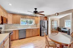 18 Aster Ave, Holtsville, NY 11742 - Photo 11