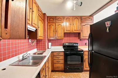 9 Kinderhook Drive, Poughkeepsie, NY 12603 - Photo 11