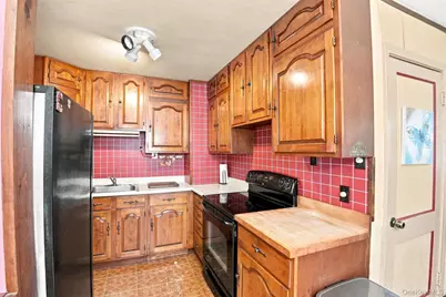 9 Kinderhook Drive, Poughkeepsie, NY 12603 - Photo 9