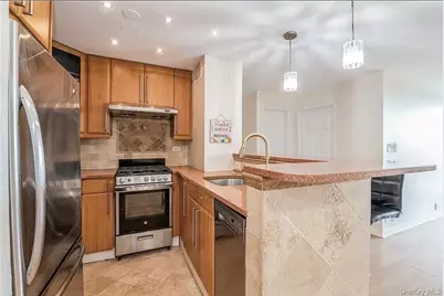 15038 Union Turnpike #8F, Kew Gardens, NY 11367 - Photo 7