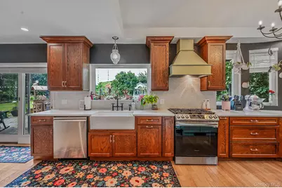 6 New York Avenue, Stony Brook, NY 11790 - Photo 15