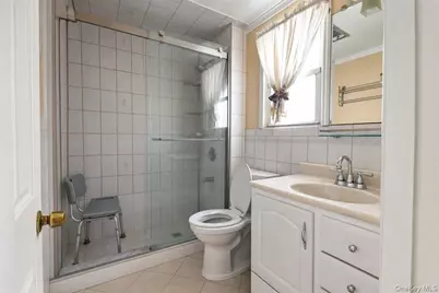 18246 90th Avenue, Hollis, NY 11423 - Photo 27