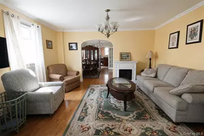 18246 90th Avenue, Hollis, NY 11423 - Photo 5