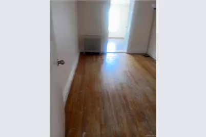 209 E Prospect Avenue #3rd floor, Mount Vernon, NY 10550 - Photo 5
