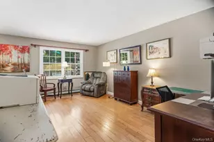9 Dillmont Dr, Smithtown, NY 11787 - Photo 5