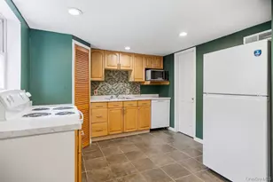 9 Dillmont Dr, Smithtown, NY 11787 - Photo 29