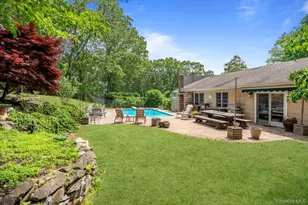 9 Dillmont Dr, Smithtown, NY 11787 - Photo 31