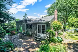 34 Grist Mill Ln, Huntington, NY 11743 - Photo 29