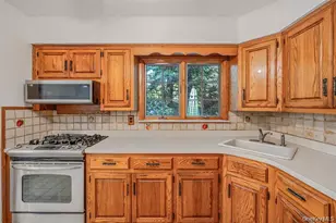 34 Grist Mill Ln, Huntington, NY 11743 - Photo 13