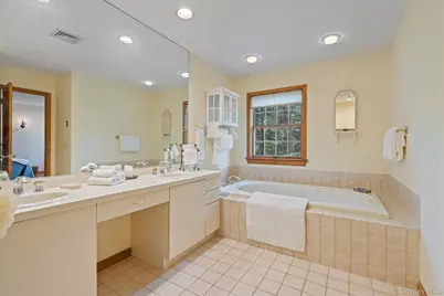 470 Pond Path, East Setauket, NY 11733 - Photo 27