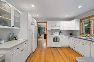 470 Pond Path, East Setauket, NY 11733 - Photo 9