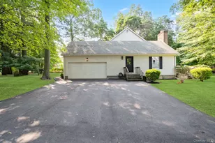 470 Pond Path, East Setauket, NY 11733 - Photo 39