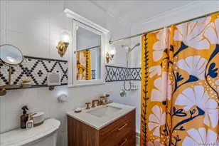 38-30 Douglaston Pkwy, Douglaston, NY 11363 - Photo 15