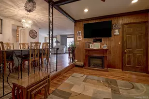 14 Winthrop Pl, Deer Park, NY 11729 - Photo 9