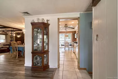 14 Winthrop Place, Deer Park, NY 11729 - Photo 5