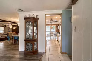 14 Winthrop Pl, Deer Park, NY 11729 - Photo 5