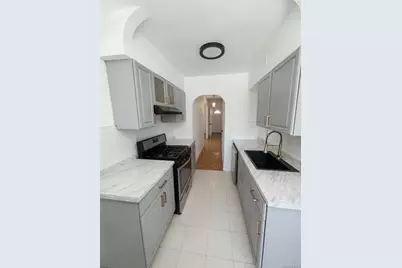 1080 Rhinelander Avenue, Bronx, NY 10461 - Photo 1