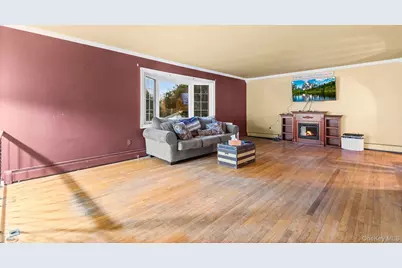 34 Hillview Circle, Poughkeepsie, NY 12603 - Photo 3