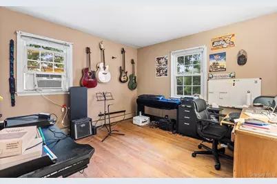 34 Hillview Circle, Poughkeepsie, NY 12603 - Photo 13