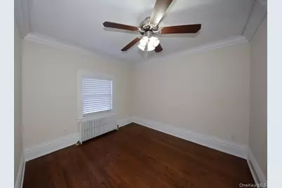 1001 Montauk Highway #09, West Islip, NY 11795 - Photo 7