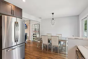 176 Willis Ct, Wantagh, NY 11793 - Photo 11