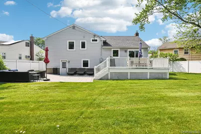 176 Willis Court, Wantagh, NY 11793 - Photo 23