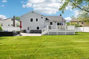 176 Willis Ct, Wantagh, NY 11793 - Photo 23