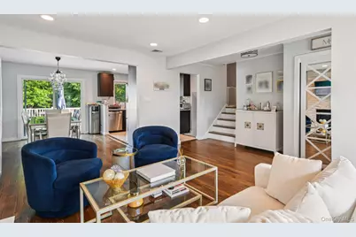 176 Willis Court, Wantagh, NY 11793 - Photo 7
