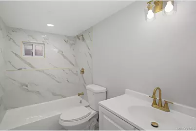 414 Westview Avenue, Deer Park, NY 11729 - Photo 19