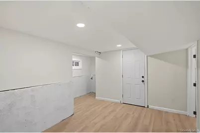414 Westview Avenue, Deer Park, NY 11729 - Photo 15