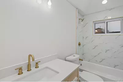 414 Westview Avenue, Deer Park, NY 11729 - Photo 9