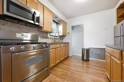 191 Nassau Boulevard, New Hyde Park, NY 11040 - Photo 11