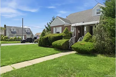 191 Nassau Boulevard, New Hyde Park, NY 11040 - Photo 3