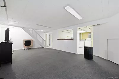191 Nassau Boulevard, New Hyde Park, NY 11040 - Photo 25