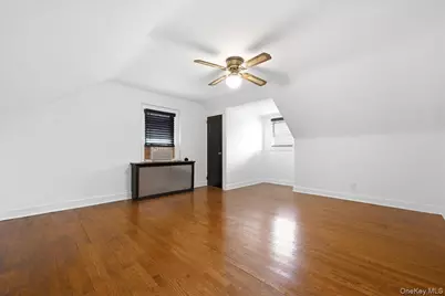 191 Nassau Boulevard, New Hyde Park, NY 11040 - Photo 23