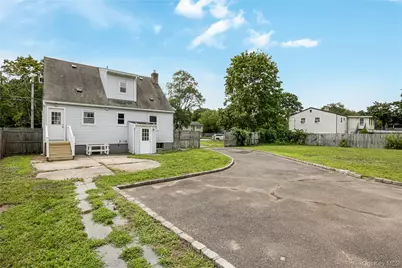 239 Ocean Avenue, Brentwood, NY 11717 - Photo 23