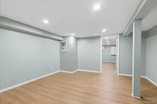 4 Cecil Pl, Hicksville, NY 11801 - Photo 19