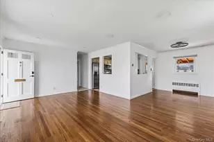 4 Cecil Pl, Hicksville, NY 11801 - Photo 7