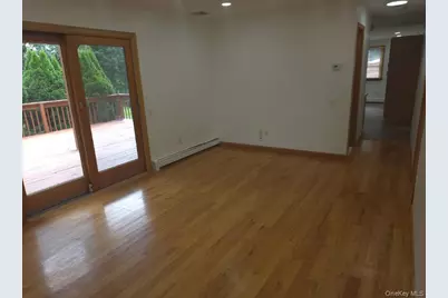 11 Manhattan Place, Huntington, NY 11743 - Photo 7