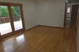 11 Manhattan Pl, Huntington, NY 11743 - Photo 7