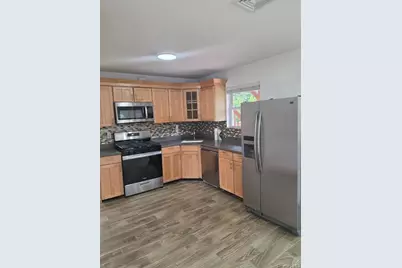 11 Manhattan Place, Huntington, NY 11743 - Photo 5