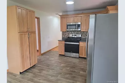 11 Manhattan Place, Huntington, NY 11743 - Photo 9