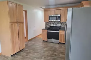 11 Manhattan Pl, Huntington, NY 11743 - Photo 9