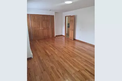 11 Manhattan Place, Huntington, NY 11743 - Photo 11