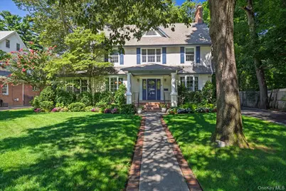 72 Broadway, Rockville Centre, NY 11570 - Photo 1